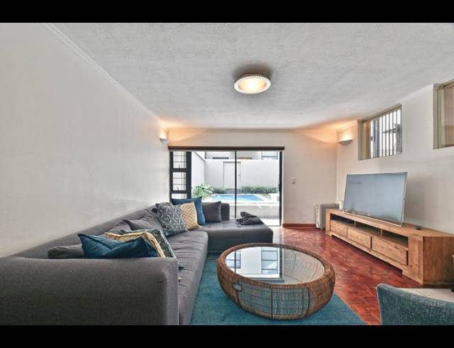 3 BEDROOM TOWNHOUSE FOR SALE IN DUNKELD WEST